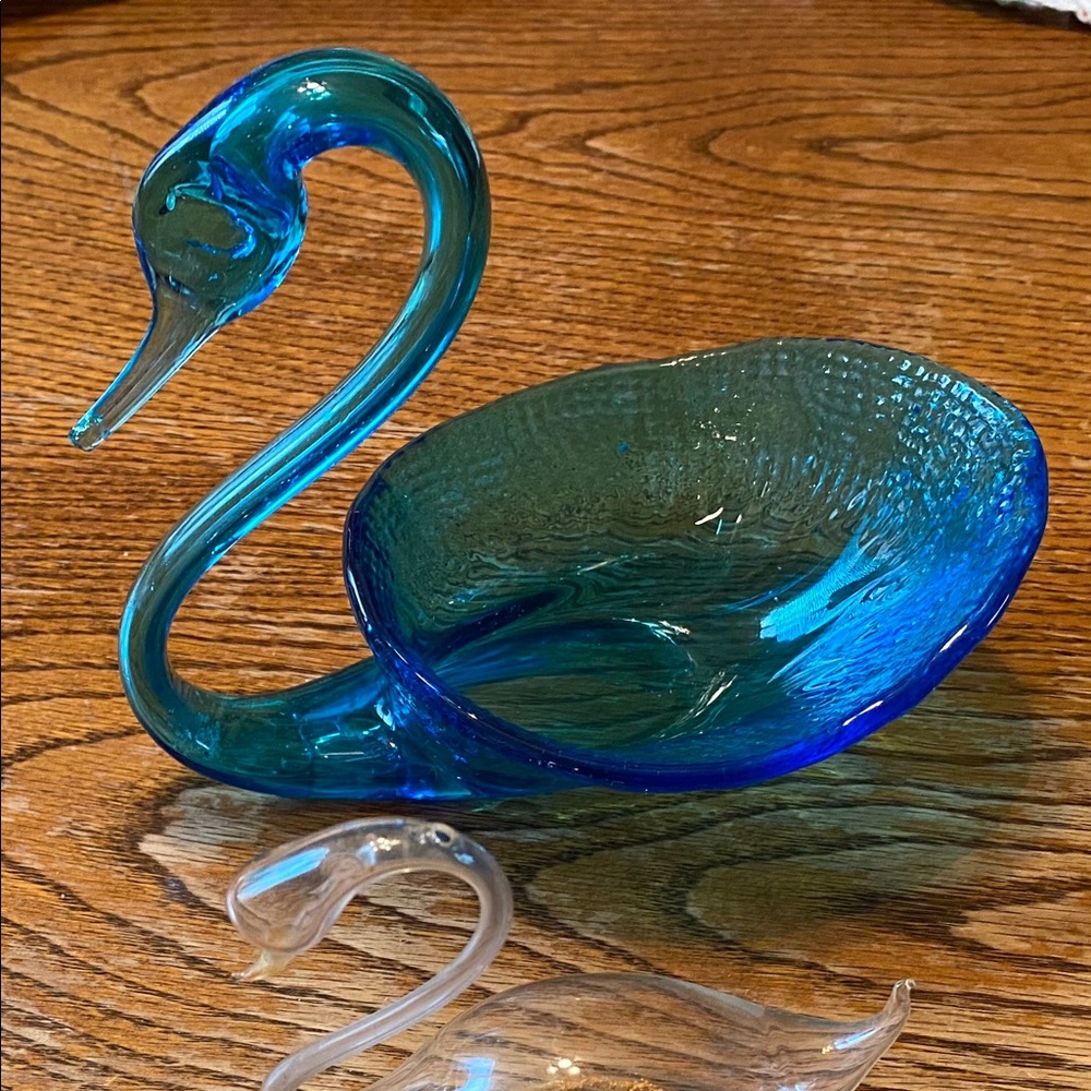 Bluenique swan dish